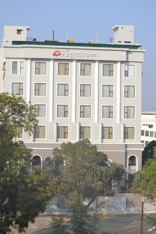 Hotel The Legend à Prayagraj Extérieur photo